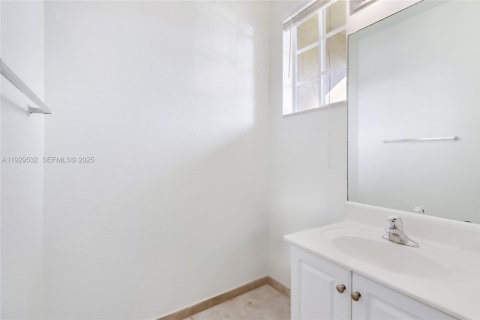 Townhouse in North Lauderdale, Florida 3 bedrooms, 152.36 sq.m. № 1989374 - photo 7
