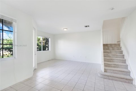 Townhouse in North Lauderdale, Florida 3 bedrooms, 152.36 sq.m. № 1989374 - photo 5
