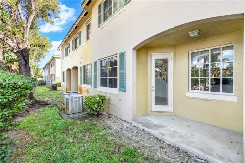 Townhouse in North Lauderdale, Florida 3 bedrooms, 152.36 sq.m. № 1989374 - photo 11