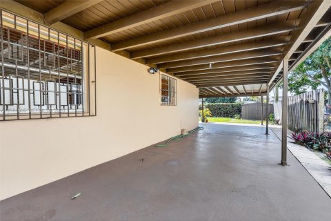 Купить виллу или дом в Хайалиа, Флорида 4 спальни, 144.93м2, № 2026504 - фото 13