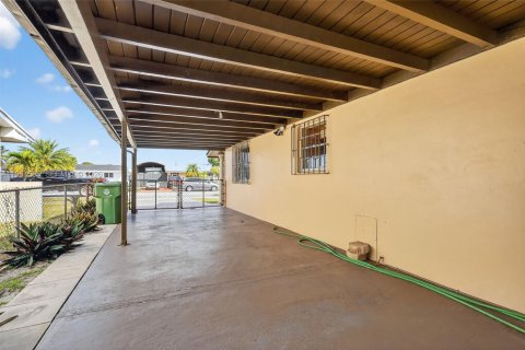 Купить виллу или дом в Хайалиа, Флорида 4 спальни, 144.93м2, № 2026504 - фото 12