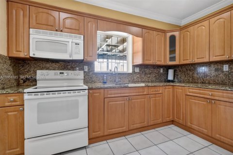 Купить виллу или дом в Хайалиа, Флорида 4 спальни, 144.93м2, № 2026504 - фото 30