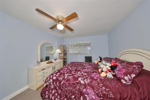 Condo in Sun City Center, Florida, 2 bedrooms  № 1508449 - photo 15