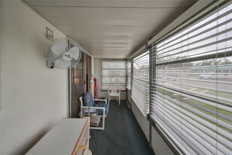 Condo in Sun City Center, Florida, 2 bedrooms  № 1508449 - photo 22