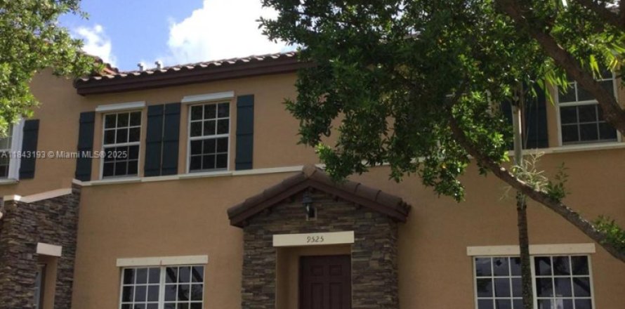 Touwnhouse à Miami, Floride 3 chambres, 149.39 m2 № 1849111