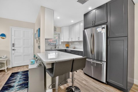 Condo in Boca Raton, Florida, 2 bedrooms  № 2190979 - photo 11