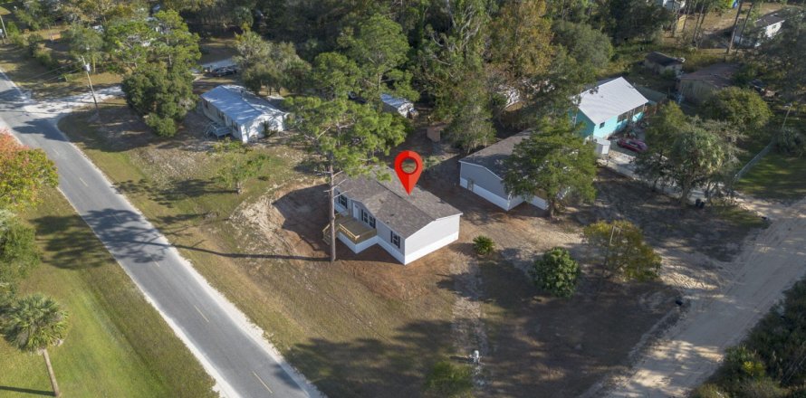 House in Satsuma, Florida 3 bedrooms, 117.43 sq.m. № 834619