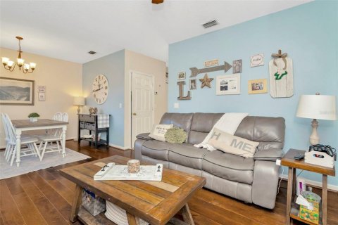 Townhouse in Wesley Chapel, Florida 3 bedrooms, 116.5 sq.m. № 1725555 - photo 6