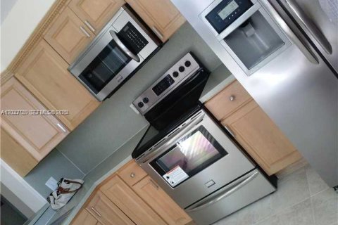 Снять в аренду кондоминиум в Хомстед, Флорида 3 спальни, 111.02м2, № 2078019 - фото 5