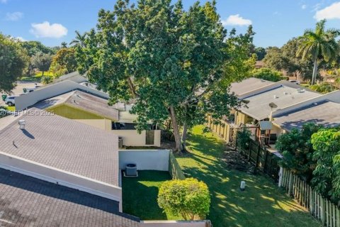 Touwnhouse à vendre à Miami, Floride: 3 chambres, 118.54 m2 № 1997478 - photo 26