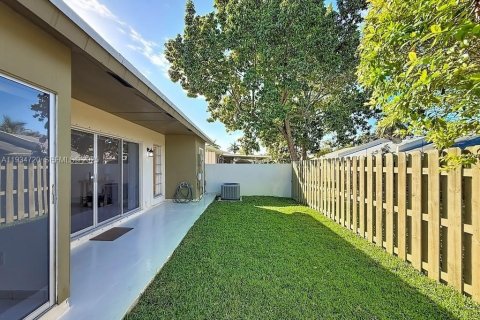 Touwnhouse à vendre à Miami, Floride: 3 chambres, 118.54 m2 № 1997478 - photo 5