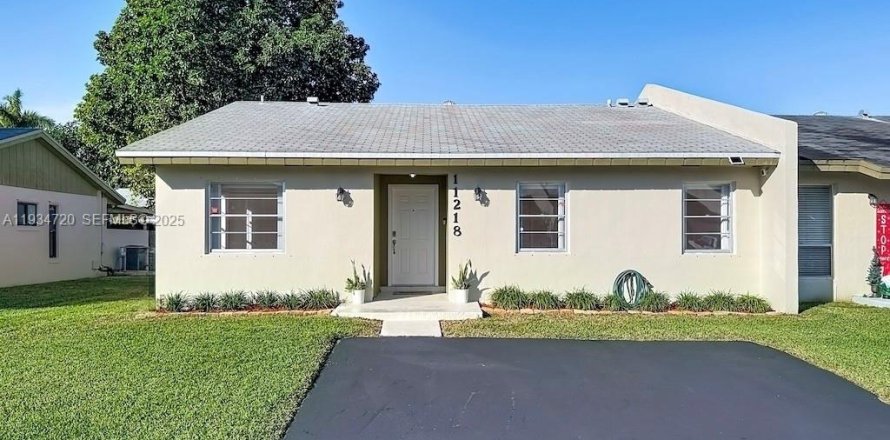 Touwnhouse à Miami, Floride 3 chambres, 118.54 m2 № 1997478