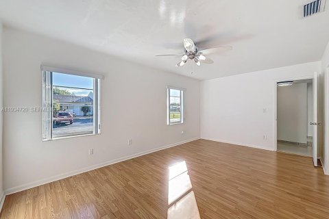 Touwnhouse à vendre à Miami, Floride: 3 chambres, 118.54 m2 № 1997478 - photo 15