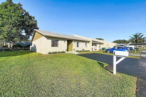 Touwnhouse à vendre à Miami, Floride: 3 chambres, 118.54 m2 № 1997478 - photo 2