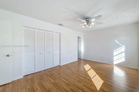 Touwnhouse à vendre à Miami, Floride: 3 chambres, 118.54 m2 № 1997478 - photo 16