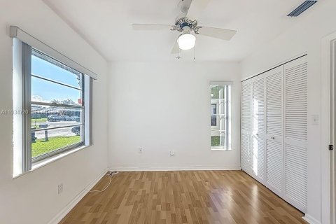 Touwnhouse à vendre à Miami, Floride: 3 chambres, 118.54 m2 № 1997478 - photo 19