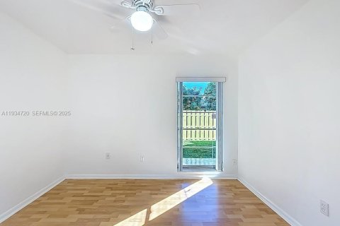 Touwnhouse à vendre à Miami, Floride: 3 chambres, 118.54 m2 № 1997478 - photo 21