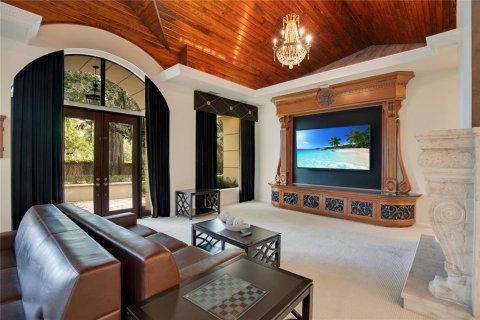 House in Windermere, Florida 4 bedrooms, 712.47 sq.m. № 2284065 - photo 11