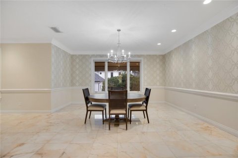 House in Windermere, Florida 4 bedrooms, 712.47 sq.m. № 2284065 - photo 23