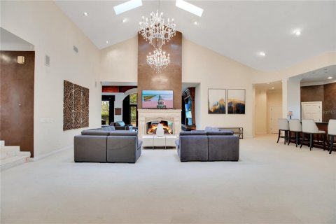House in Windermere, Florida 4 bedrooms, 712.47 sq.m. № 2284065 - photo 6