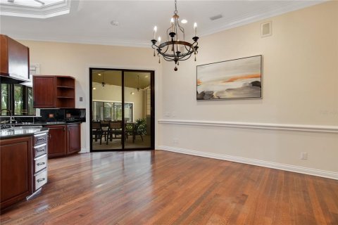 House in Windermere, Florida 4 bedrooms, 712.47 sq.m. № 2284065 - photo 21