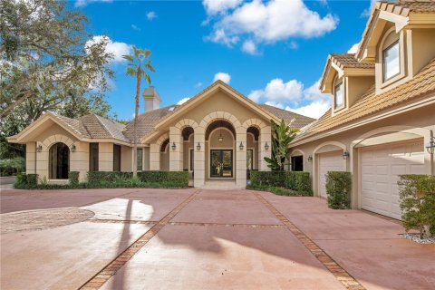House in Windermere, Florida 4 bedrooms, 712.47 sq.m. № 2284065 - photo 4