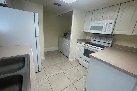 Townhouse in Davenport, Florida 3 bedrooms, 139.35 sq.m. № 1903427 - photo 7
