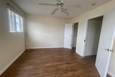 Townhouse in Davenport, Florida 3 bedrooms, 139.35 sq.m. № 1903427 - photo 9