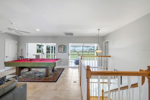 House in Cape Coral, Florida 3 bedrooms, 281.77 sq.m. № 1782355 - photo 28