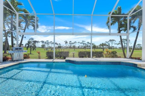 House in Cape Coral, Florida 3 bedrooms, 281.77 sq.m. № 1782355 - photo 2