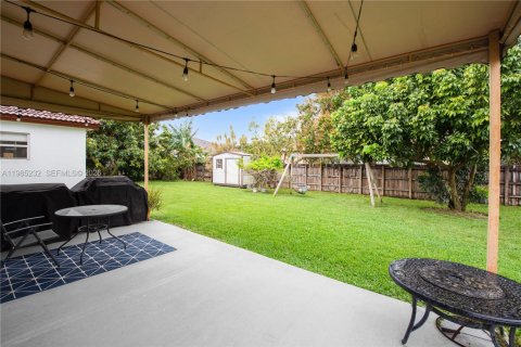 Casa en venta en Homestead, Florida, 4 dormitorios, 165.27 m2 № 2047537 - foto 25