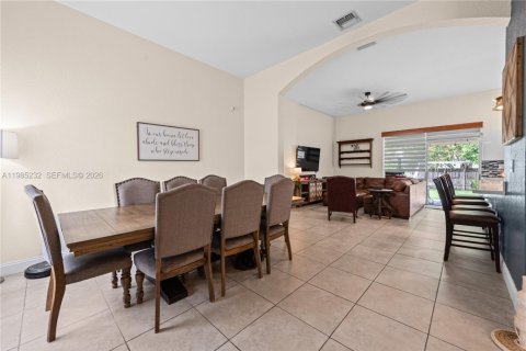 Casa en venta en Homestead, Florida, 4 dormitorios, 165.27 m2 № 2047537 - foto 4