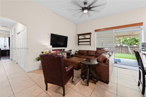 Casa en venta en Homestead, Florida, 4 dormitorios, 165.27 m2 № 2047537 - foto 2