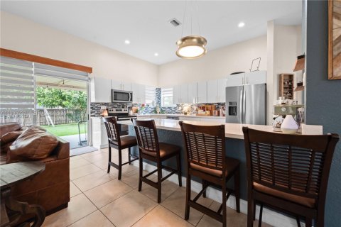 Casa en venta en Homestead, Florida, 4 dormitorios, 165.27 m2 № 2047537 - foto 5