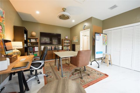 Casa en venta en Homestead, Florida, 4 dormitorios, 165.27 m2 № 2047537 - foto 23