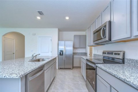 House in Wesley Chapel, Florida 5 bedrooms, 227.33 sq.m. № 1829255 - photo 6
