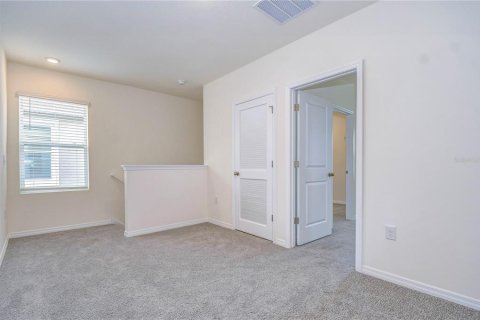House in Wesley Chapel, Florida 5 bedrooms, 227.33 sq.m. № 1829255 - photo 8