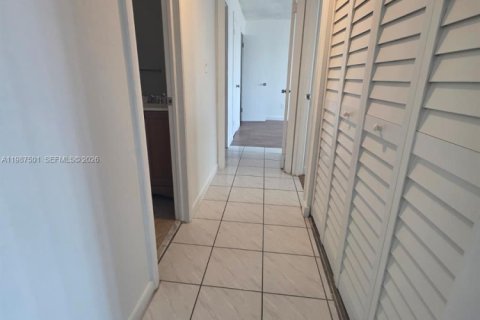 Copropriété à louer à Miami, Floride: 2 chambres, 109.16 m2 № 2051539 - photo 11