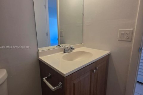 Copropriété à louer à Miami, Floride: 2 chambres, 109.16 m2 № 2051539 - photo 24