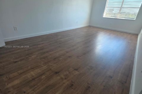 Copropriété à louer à Miami, Floride: 2 chambres, 109.16 m2 № 2051539 - photo 18