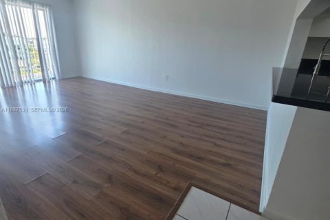 Copropriété à louer à Miami, Floride: 2 chambres, 109.16 m2 № 2051539 - photo 2