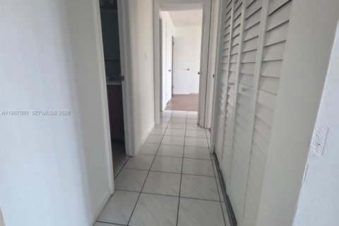 Copropriété à louer à Miami, Floride: 2 chambres, 109.16 m2 № 2051539 - photo 27