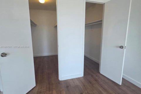 Copropriété à louer à Miami, Floride: 2 chambres, 109.16 m2 № 2051539 - photo 17