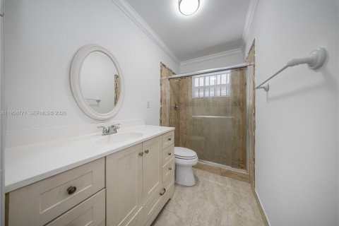 House in Miami, Florida 2 bedrooms, 125.42 sq.m. № 2017775 - photo 14