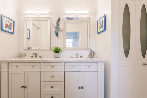 Casa en venta en Sarasota, Florida, 3 dormitorios, 220.74 m2 № 2195688 - foto 29