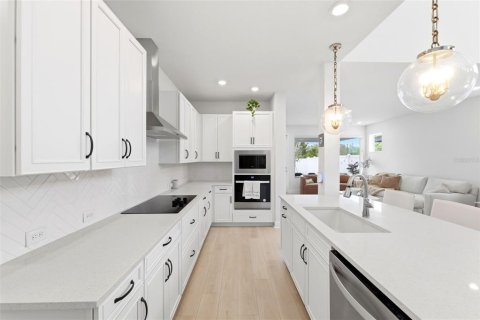 Villa ou maison à louer à Wesley Chapel, Floride: 4 chambres, 218.97 m2 № 2166624 - photo 9