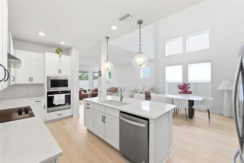 Villa ou maison à louer à Wesley Chapel, Floride: 4 chambres, 218.97 m2 № 2166624 - photo 10
