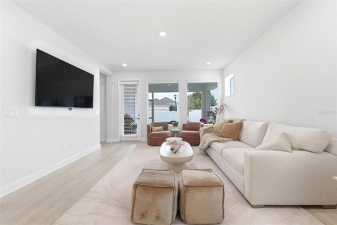 Villa ou maison à louer à Wesley Chapel, Floride: 4 chambres, 218.97 m2 № 2166624 - photo 15