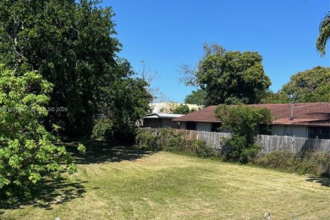 Terrain à vendre à Miami, Floride № 2050929 - photo 1