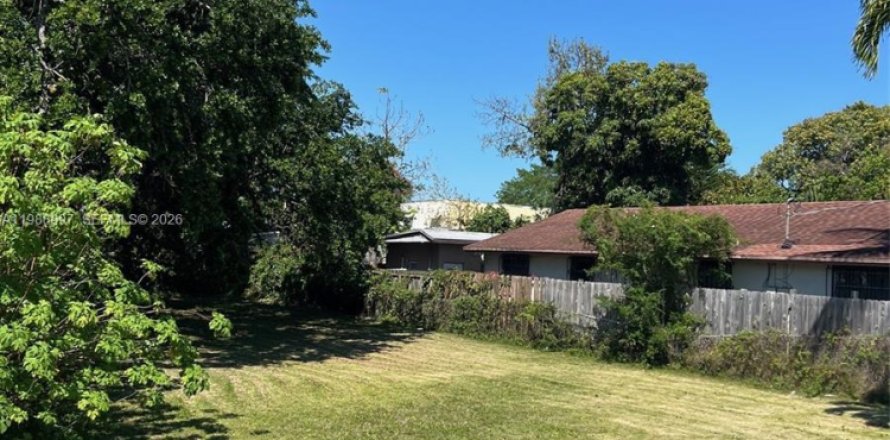 Terrain à Miami, Floride № 2050929